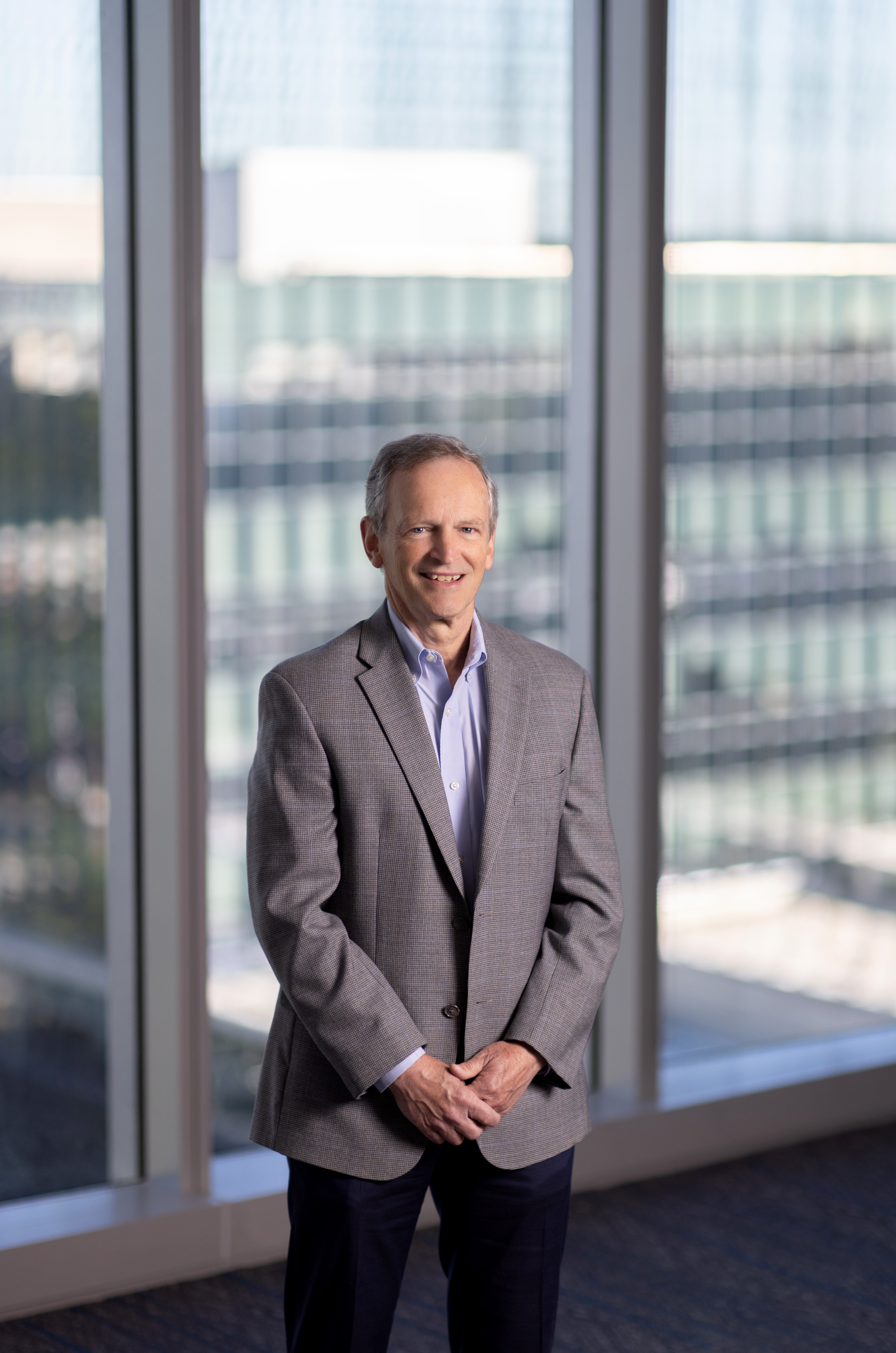 Foundation's Strauss Award Honors Dr. Ralph Clark for Modeling Foundation's Strauss Award Honors Dr. Ralph Clark for Modeling
